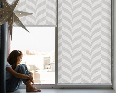 Tenda a rullo per interni con fantasia a spina di pesce color grigio