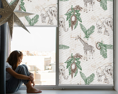 Tenda a rullo interna per finestra con stampa di giraffe, elefanti e foglie