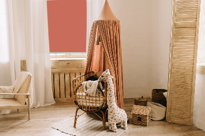 Tenda a rullo per porta finestra di colore rosso