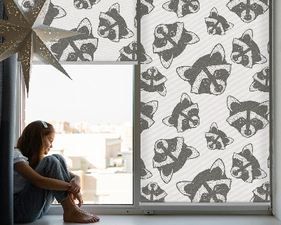 Tenda a rullo per finestra con motivo a procioni disegnati