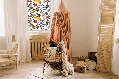Tenda a rullo per porta finestra con fantasia a fiori colorati
