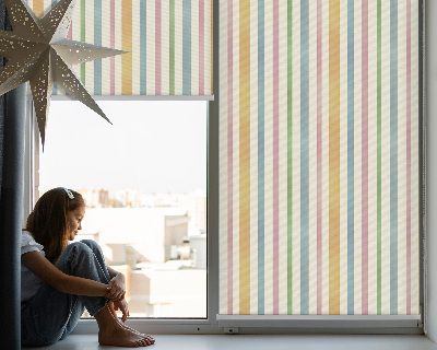 Tenda a rullo da interno con fantasia a strisce verticali colorate