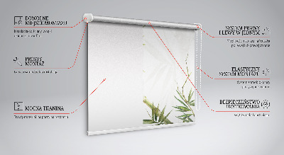 Tenda a rullo per finestra realizzata in bambù