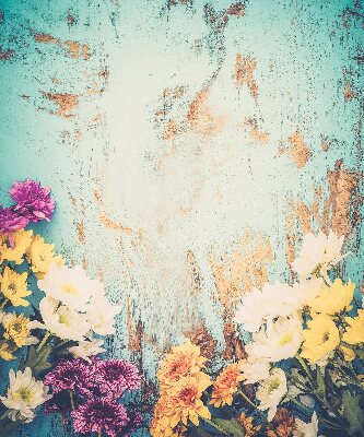 Tenda a rullo per porta finestra con stampa di fiori su sfondo blu