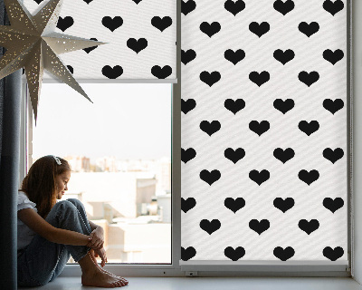 Tenda a rullo oscurante per finestra con motivo a cuori neri