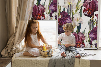 Tenda a rullo oscurante per porta finestra con fantasia a piccoli fiori