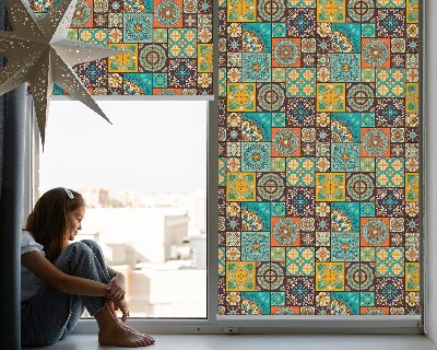 Tenda a rullo interna oscurante per finestra con stampa a mandala colorato