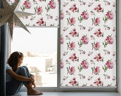 Tenda a rullo oscurante con motivo a fiore rosa per porta finestra