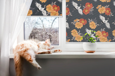 Tenda a rullo oscurante per finestra con fantasia di fiori e gru