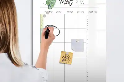 Lavagna magnetica cancellabile a secco per il programma dei pasti