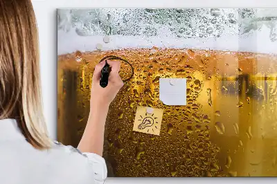 Boccale di birra con lavagna magnetica per scrivere