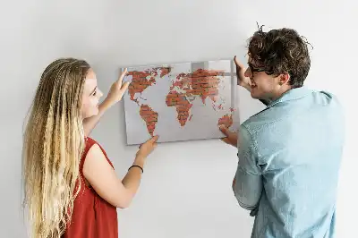 Lavagna magnetica a forma di mappa del mondo realizzata su mattoni