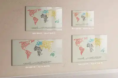 Lavagna magnetica per scrivere raffigurante una mappa del mondo fatta di lettere