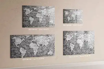 Lavagna magnetica a forma di mappa del mondo realizzata su mattoni