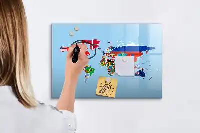 Lavagna magnetica con mappa del mondo e bandiere