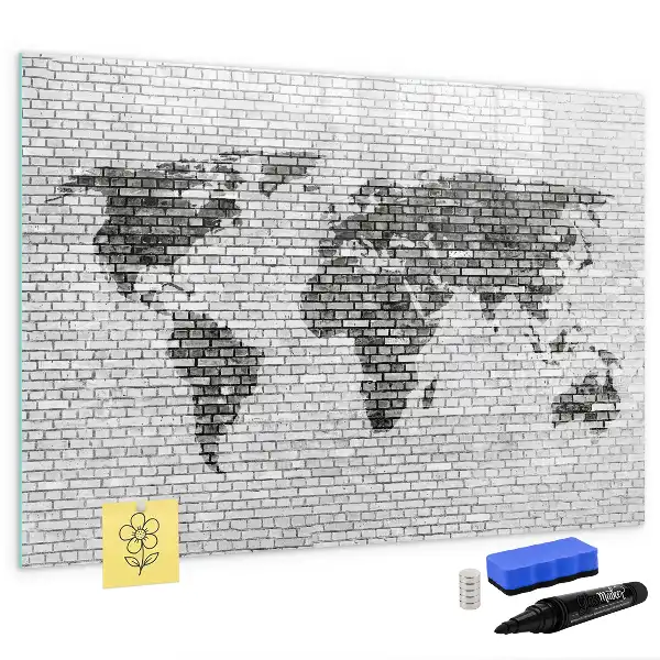 Lavagna magnetica con stampa di mappa del mondo su muro di mattoni