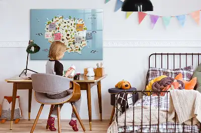 Lavagna magnetica per bambini con mappa illustrata degli animali della Polonia