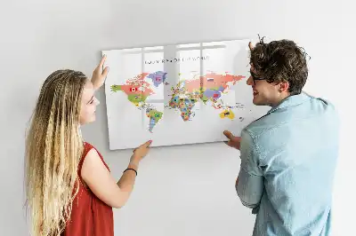 Lavagna magnetica con mappa del mondo e bandiere