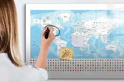 Lavagna magnetica con mappe dei continenti