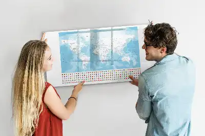 Lavagna magnetica con mappe dei continenti