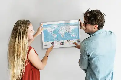 Lavagna magnetica con mappe dei continenti