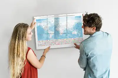 Lavagna magnetica con mappe dei continenti