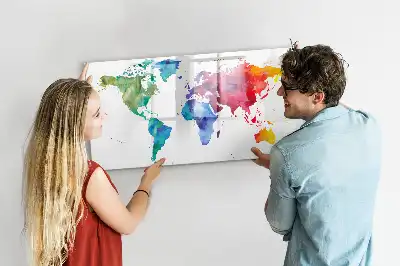 Mappa del mondo ad acquerello con lavagna magnetica per scrivere