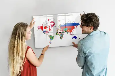 Lavagna magnetica con mappa delle bandiere nazionali