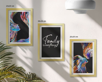 Composizione di 3 quadri Ritratti di persone in motivi colorati e una scritta sulla famiglia