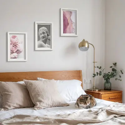 Trittico di peonie con donna astratta scultura romantica incorniciata