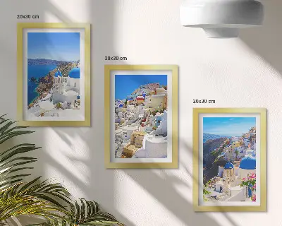 Composizione di 3 quadri vedute di architettura paesaggistica della città di Oia a Santorini in Grecia