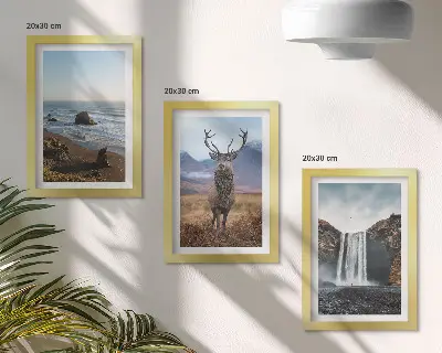 Composizione di 3 quadri con paesaggi montani, cascata, cervo e spiaggia
