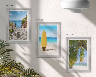 Composizione di 3 quadri Immagini di vacanza della spiaggia, delle onde e delle palme ai tropici.