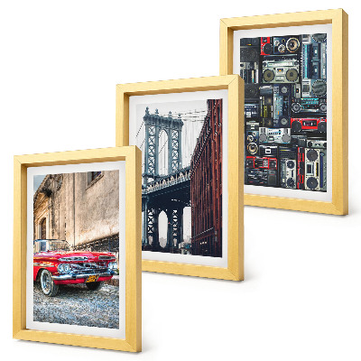 Composizione di 3 quadri Una vecchia auto in strada vicino al ponte di Brooklyn e apparecchiature audio retrò.