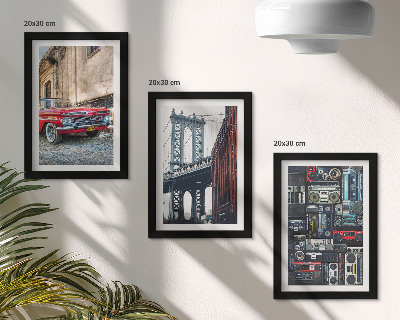 Composizione di 3 quadri Una vecchia auto in strada vicino al ponte di Brooklyn e apparecchiature audio retrò.