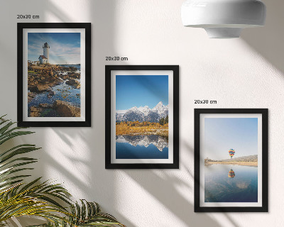 Trittico incorniciato Panorami naturali con faro, montagne, lago e mongolfiera.