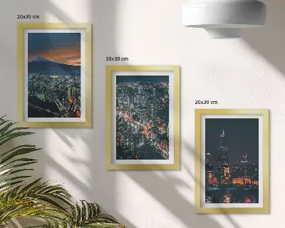 Trittico incorniciato vista notturna della città dalle montagne con grattacieli sullo sfondo