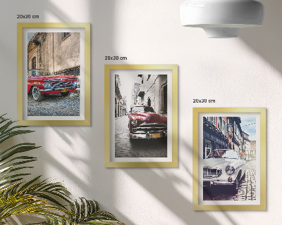 Composizione di 3 quadri Auto d'epoca di diversi colori per le strade cittadine.