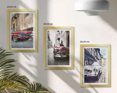 Composizione di 3 quadri con auto d'epoca in diversi colori per le strade cittadine