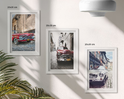 Composizione di 3 quadri Auto d'epoca di diversi colori per le strade cittadine.