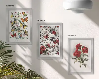 Trittico incorniciato con farfalle, fiori e rose rosse in stile classico