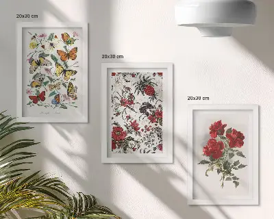 Trittico incorniciato con farfalle, fiori e rose rosse in stile classico