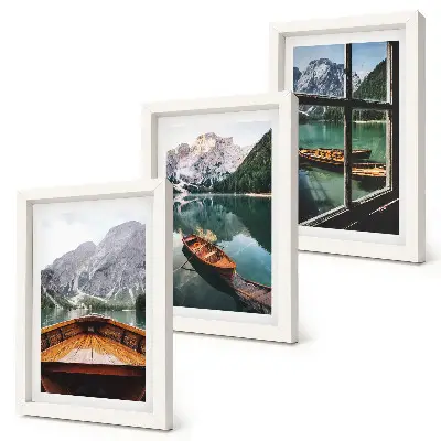 Composizione di 3 quadri con veduta di un lago di montagna con barche e una finestra sullo sfondo