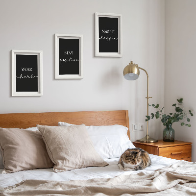 Composizione di 3 quadri Eleganti slogan motivazionali su sfondo nero