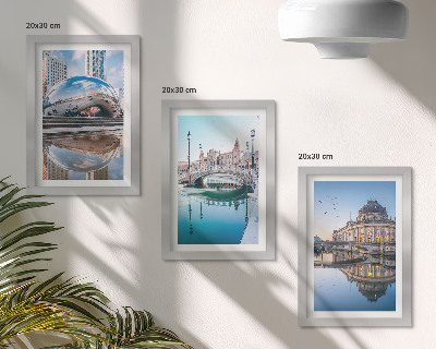 Composizione di 3 quadri L'architettura della città riflessa nell'acqua