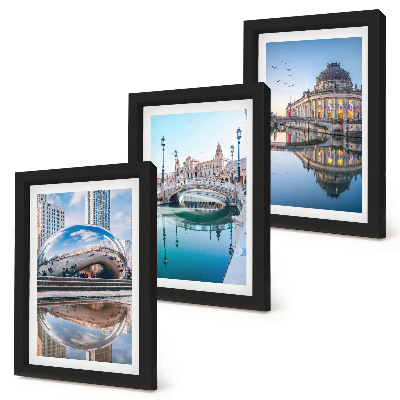 Composizione di 3 quadri L'architettura della città riflessa nell'acqua