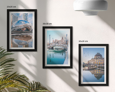 Composizione di 3 quadri L'architettura della città riflessa nell'acqua