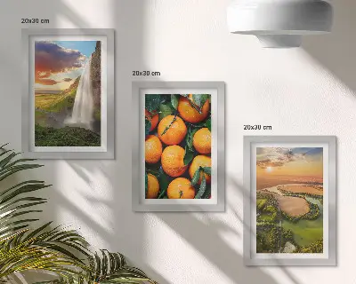Composizione di 3 quadri con cascata di montagna, arance e paesaggio italiano al tramonto
