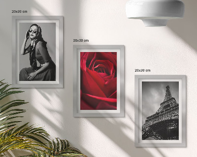 Trittico incorniciato Parigina con occhiali da sole rosa e la Torre Eiffel