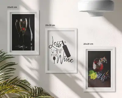 Trittico incorniciato con bicchieri di vino, uva e scritta a tema